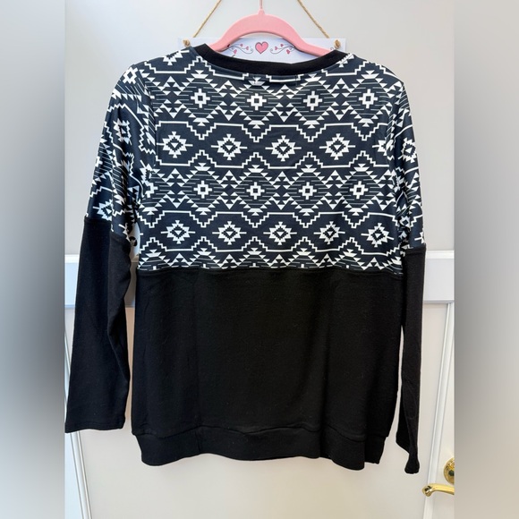Black and White Aztec Pattern Sweatshirt – Michelle Mae - Picture 3 of 8